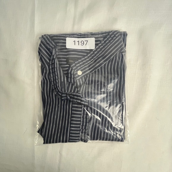 Banana Republic Button Up Blouse Women L Navy Blue White Striped Ruffle Neck - Picture 9 of 9